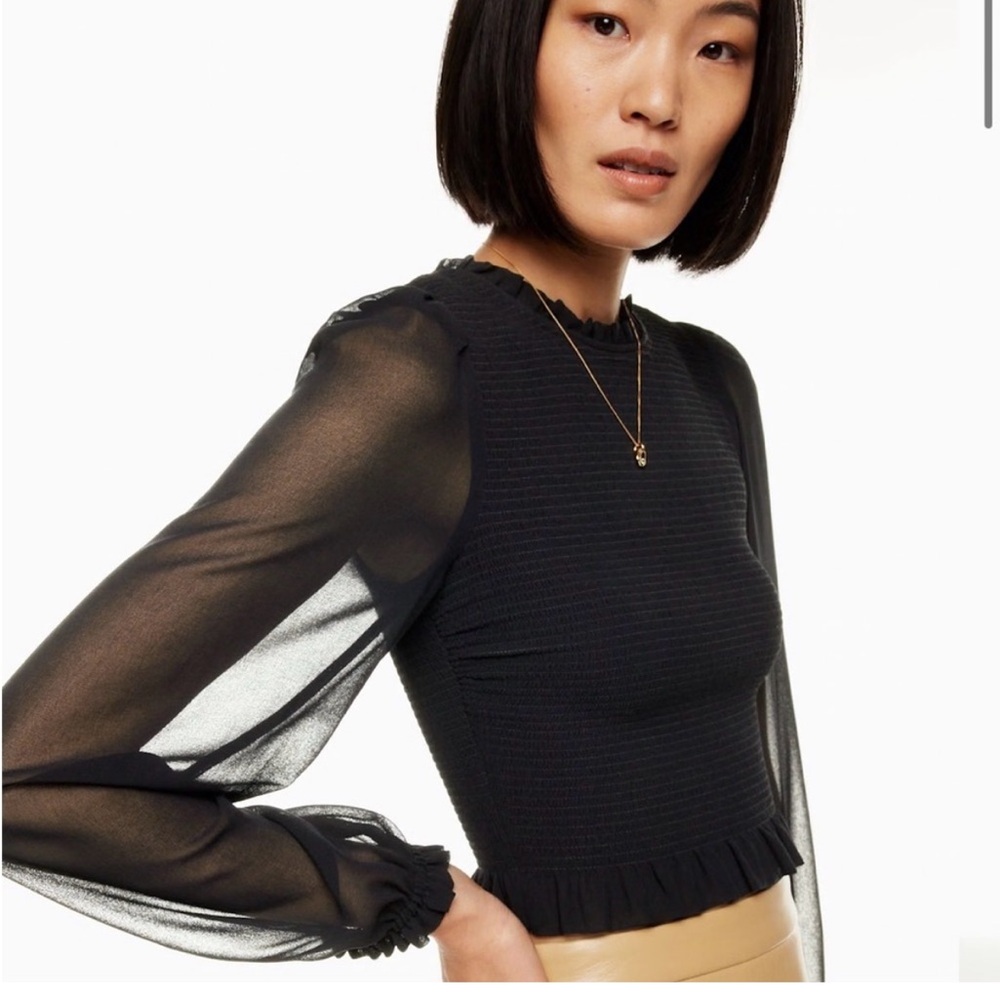 NWT Aritzia Tempest Blouse. Black. Size Medium.